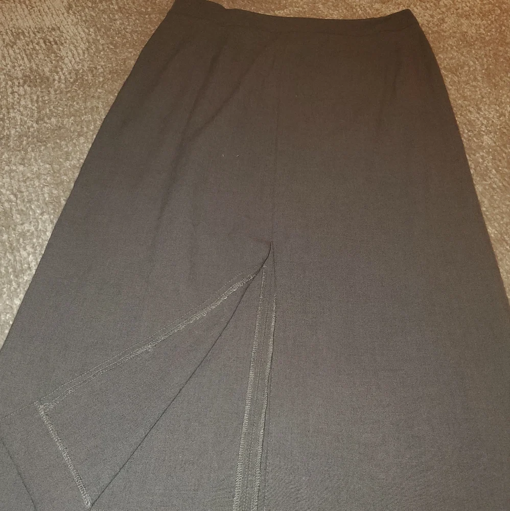 Skirt - Picture 2 of 2